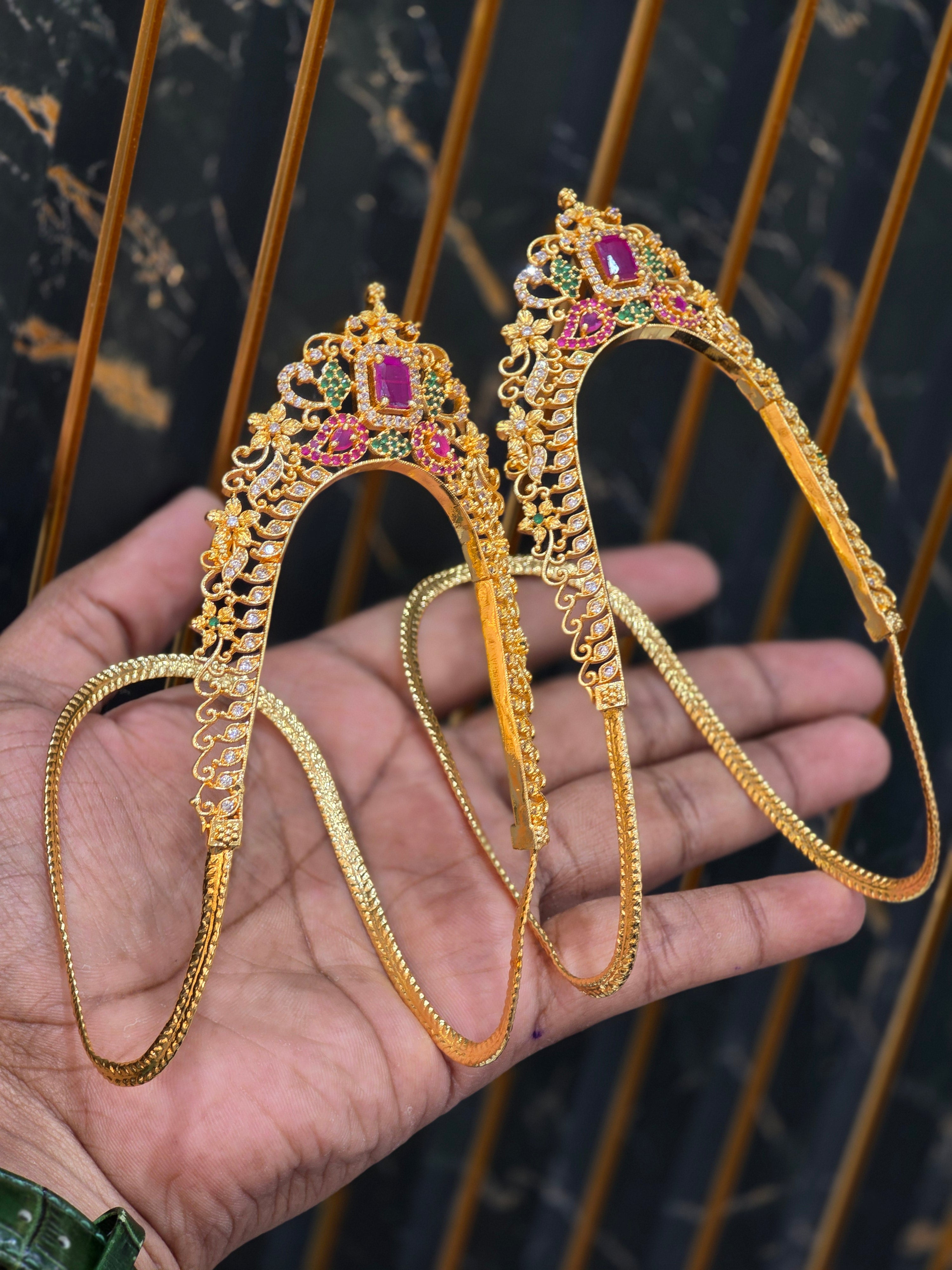 GOLD FINISH ARVANKIE PAIR