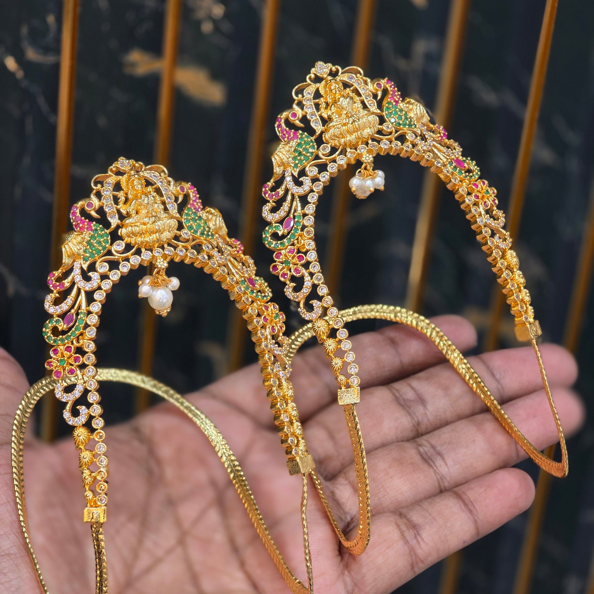 ARVANKIE PAIR