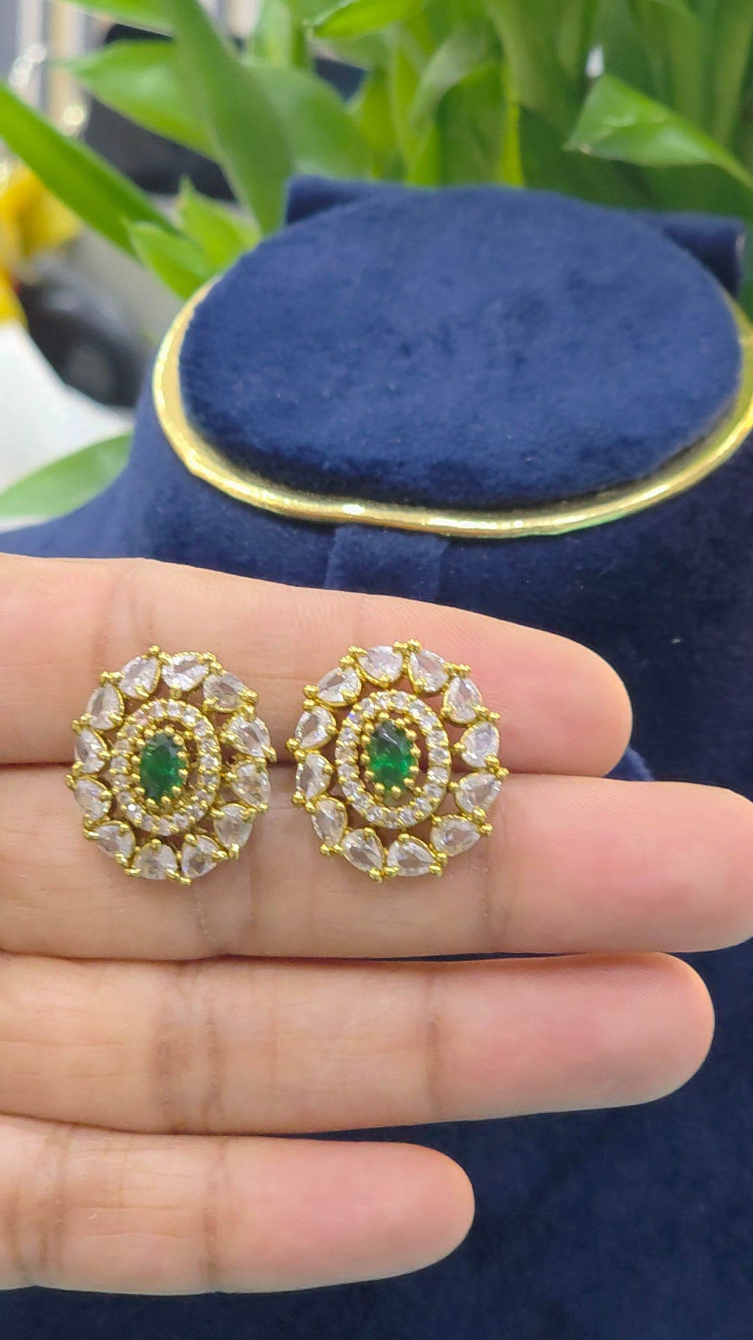 Cz studs push back
