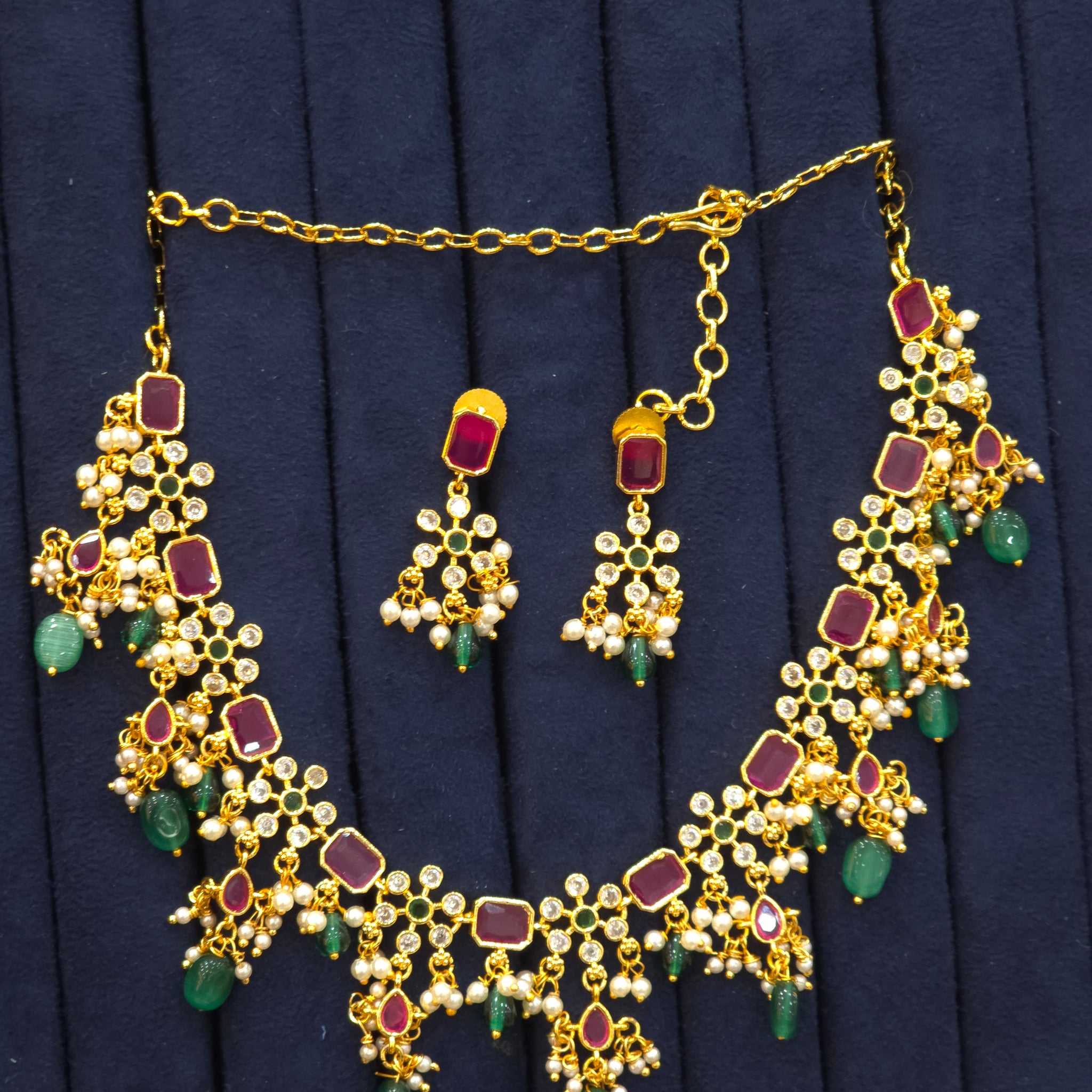 Gold FINISH NECKLACE