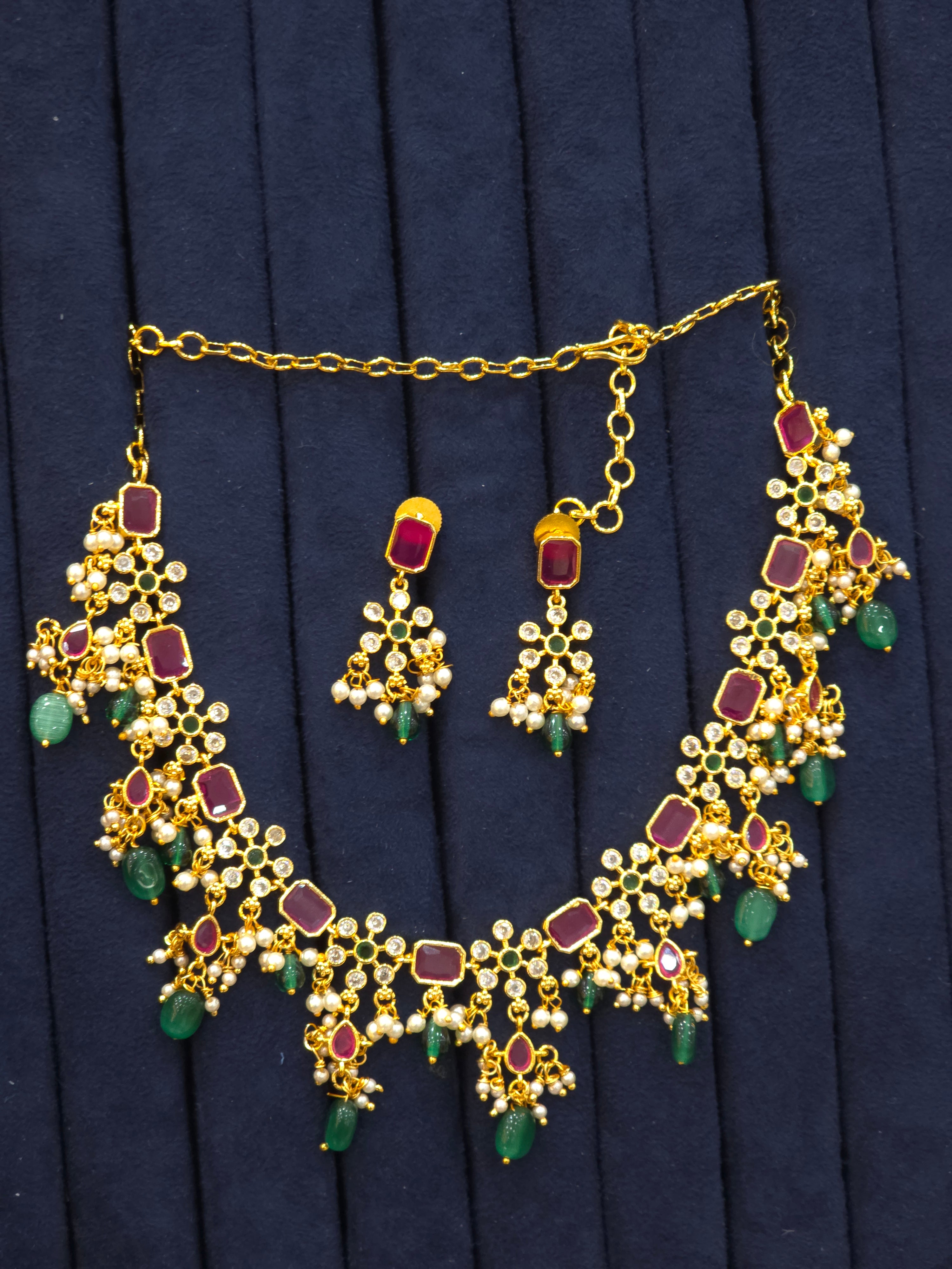 Gold FINISH NECKLACE