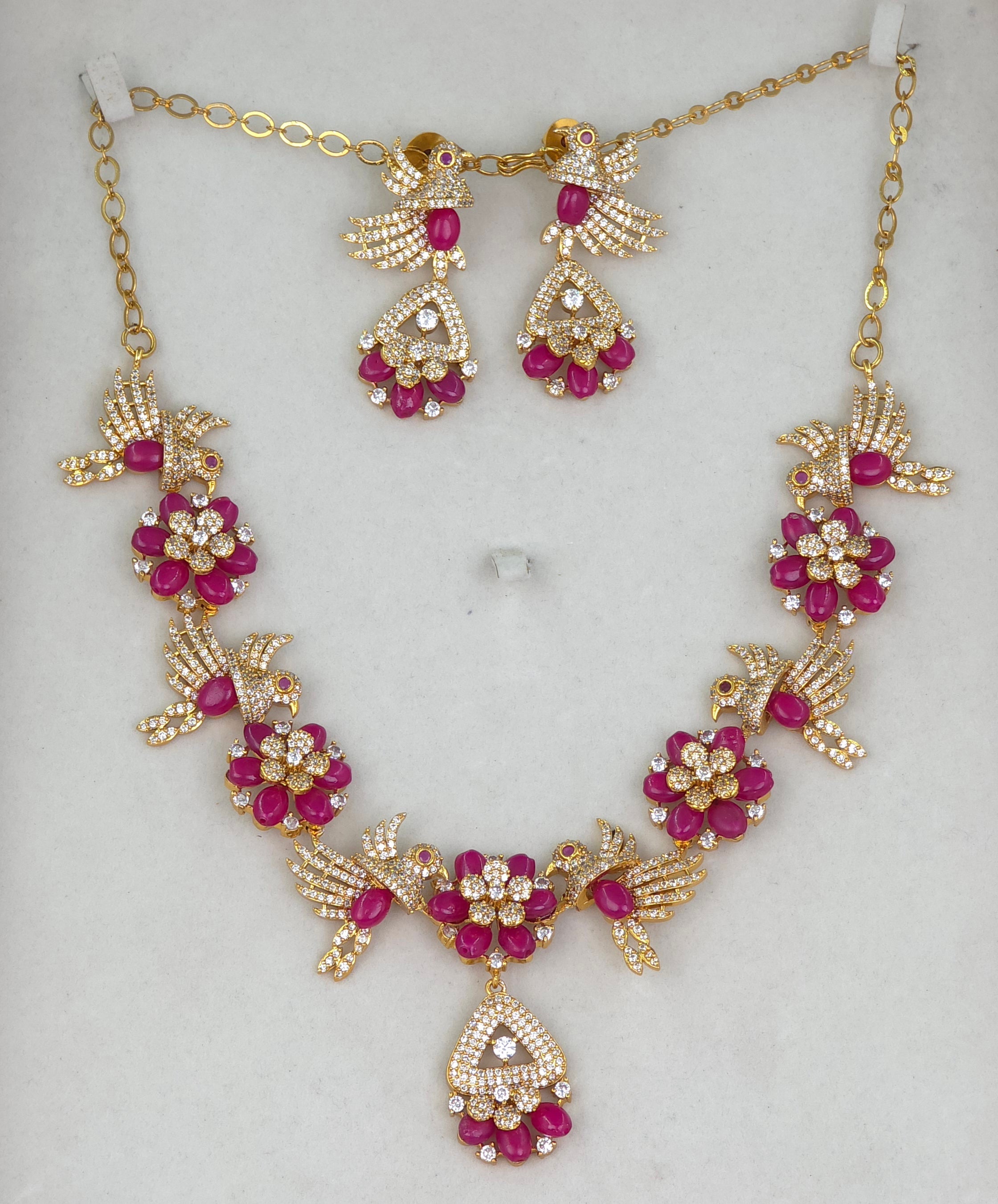 MATT FINISH NECKLACE