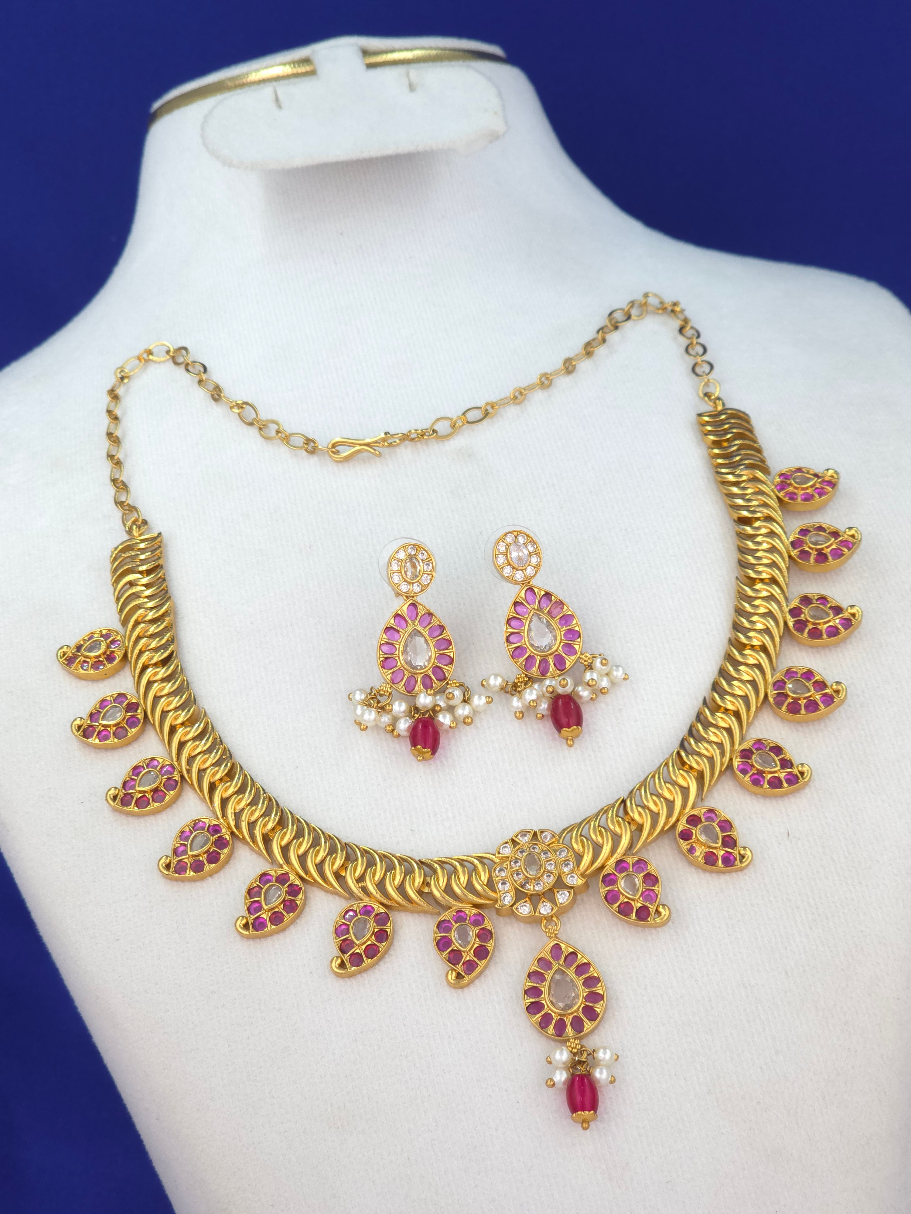 JELLABI necklaces, Matt finish