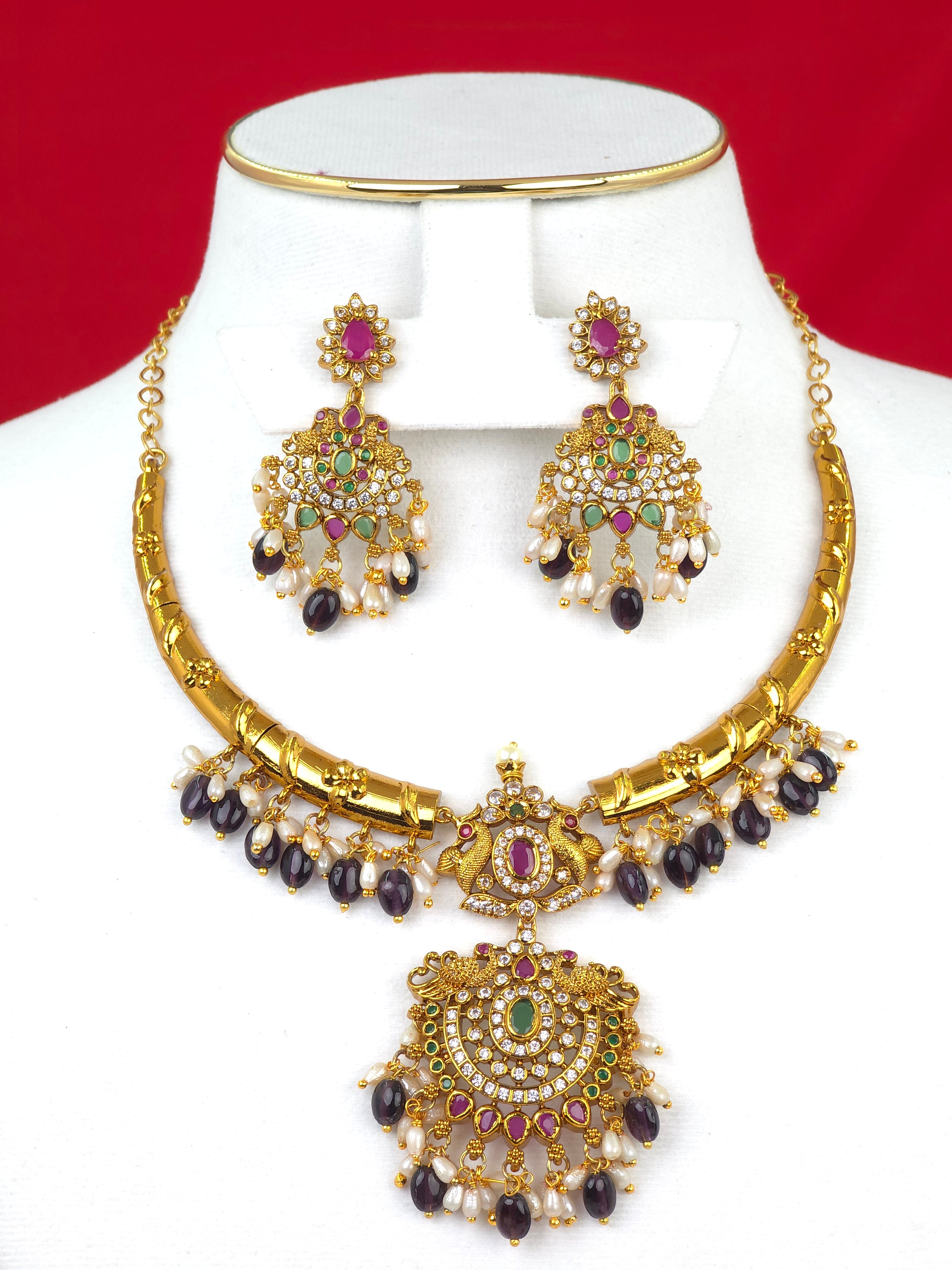 Matt finish kant necklace