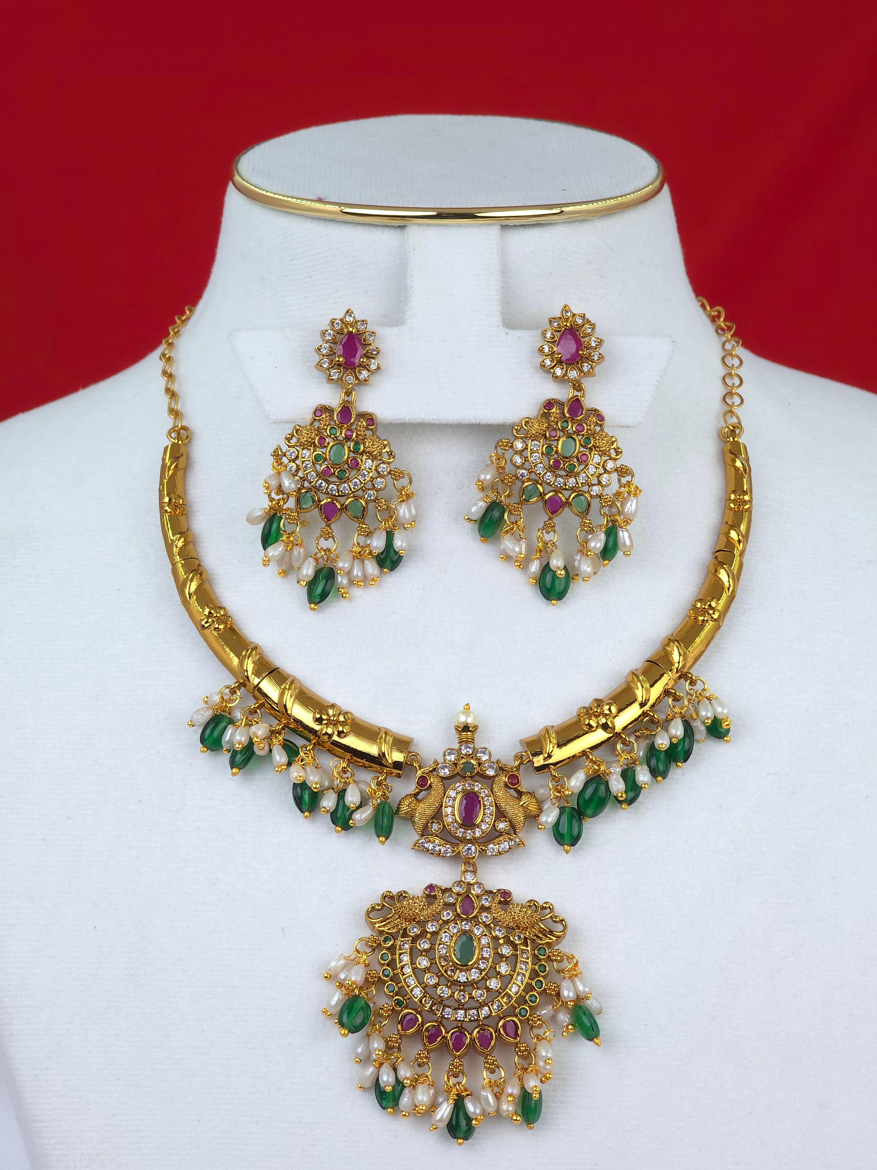 Matt finish kant necklace