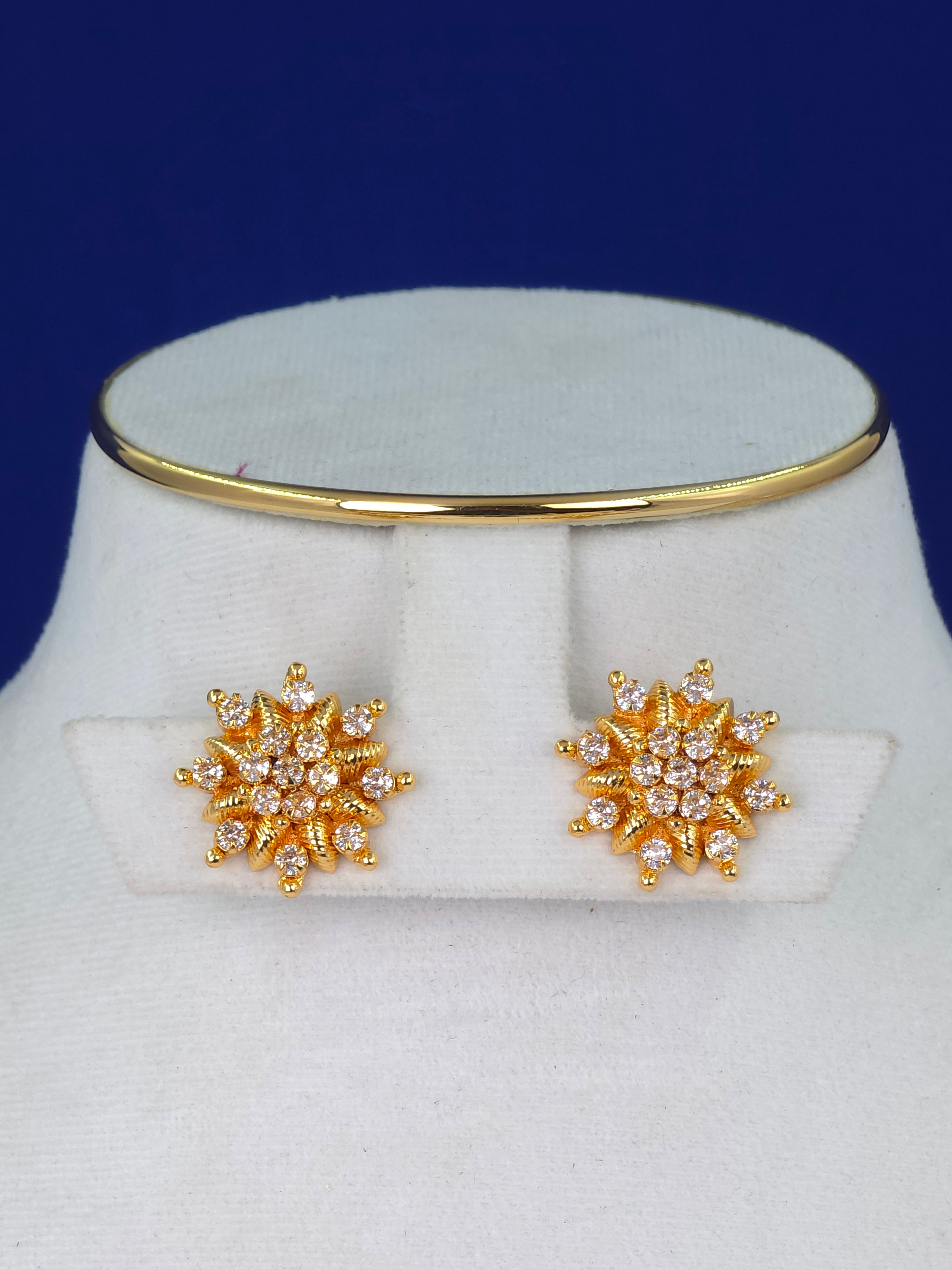 GOLD FINISH SCREW TYPE EARING STUDS