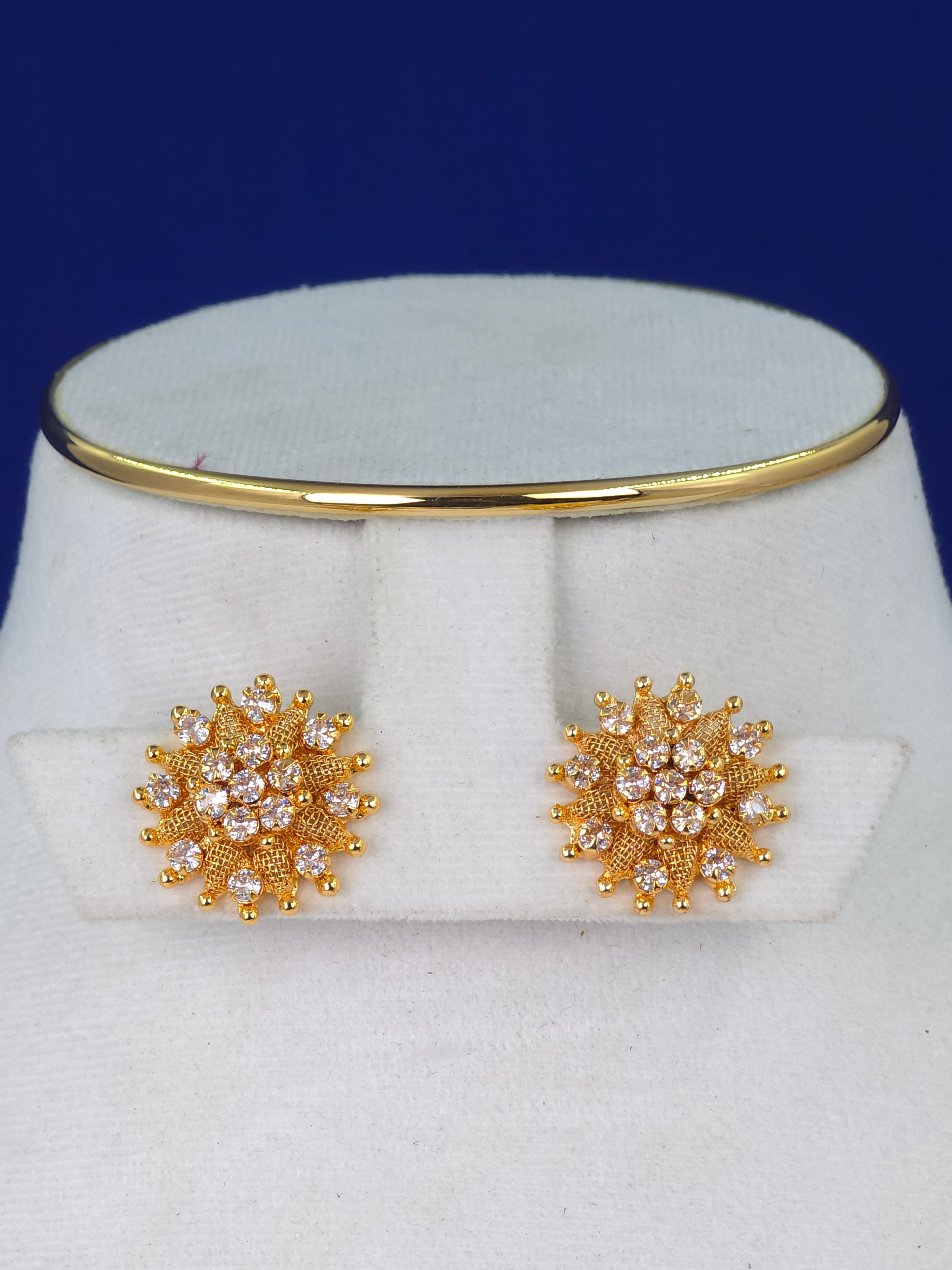 GOLD FINISH SCREW TYPE EARING STUDS