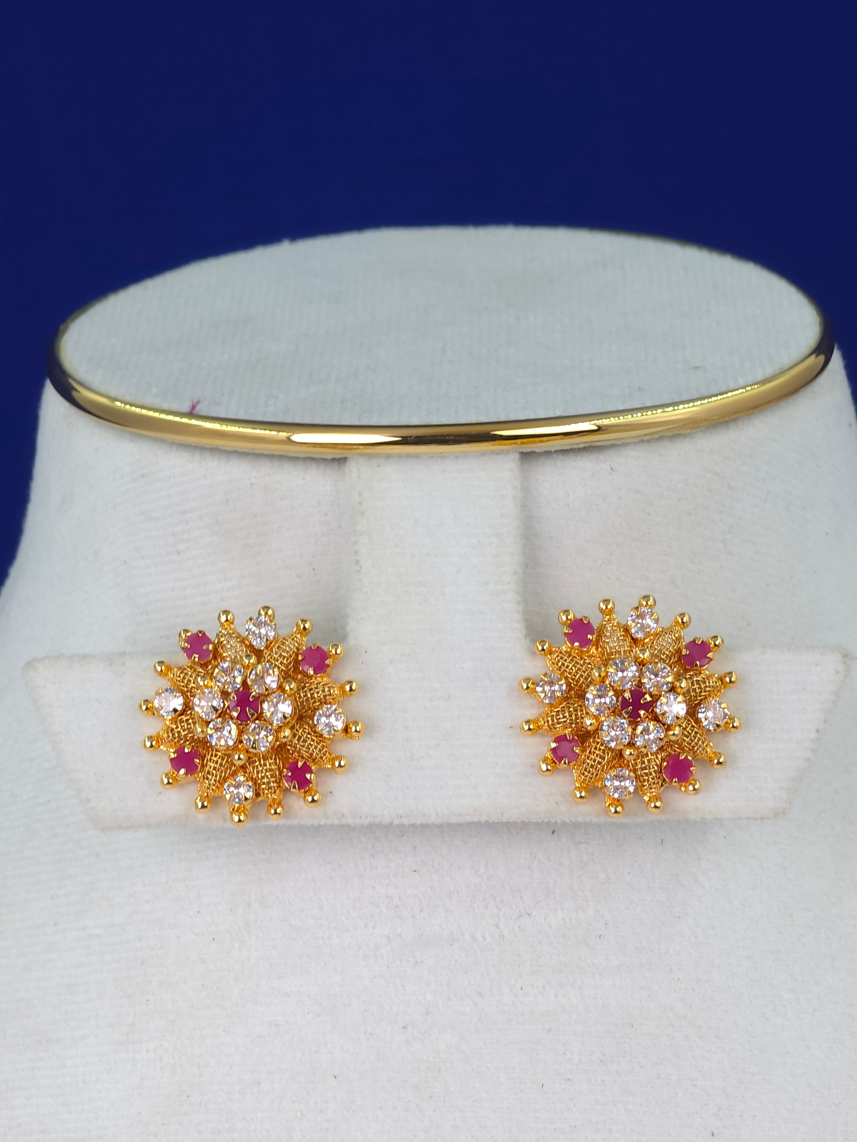 GOLD FINISH SCREW TYPE EARING STUDS
