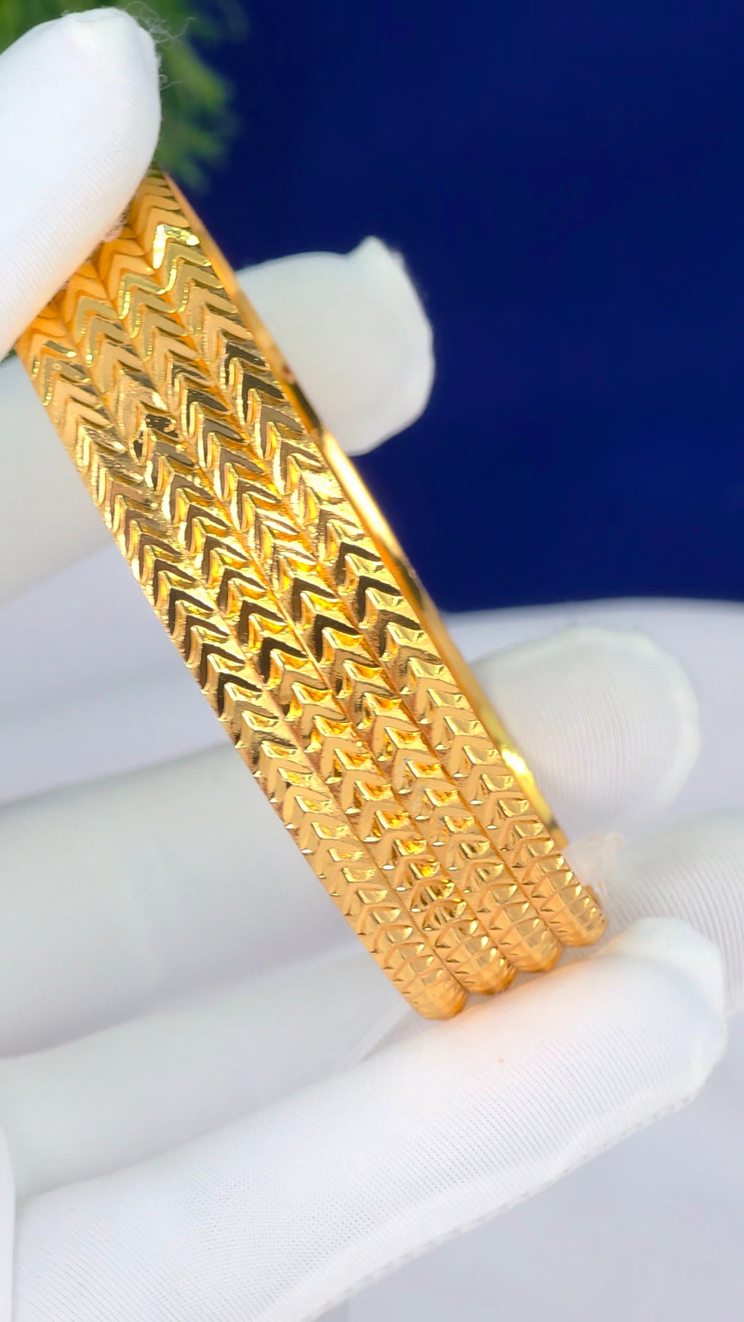 DAILY WARE BANGLES 
ALL SIZE 2.4 2.6 2.8 2.10 
9125029