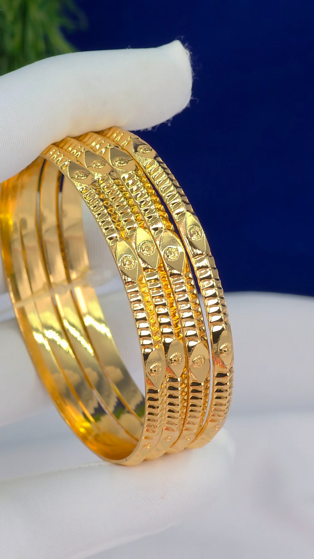 DAILY WARE BANGLES 
ALL SIZE 2.4 2.6 2.8 2.10 
9125029