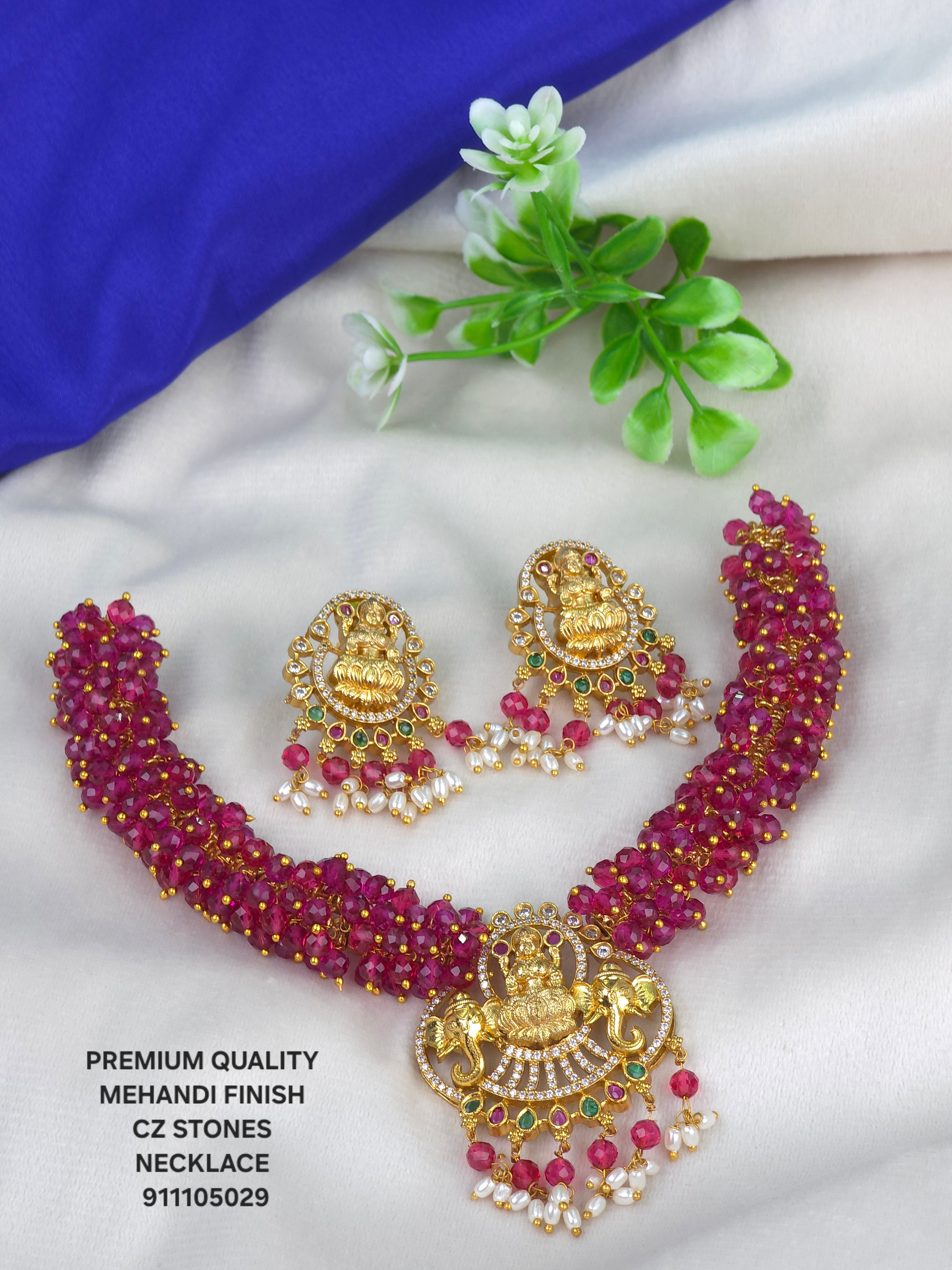 MATT FINISH GUTTAPUSALLU CRYSTAL NECKLACE